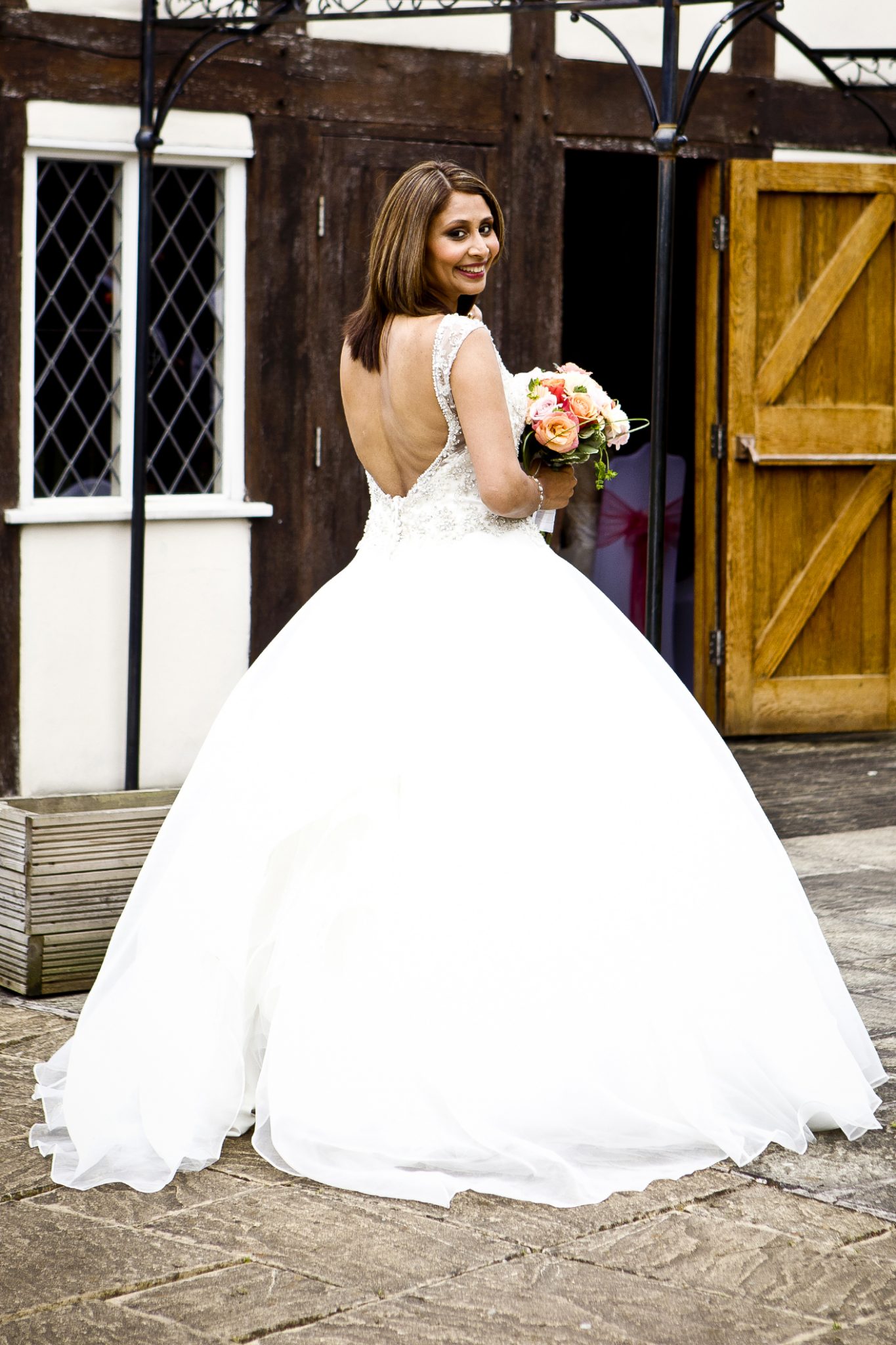 photography-of-the-bride-in-her-wedding-dress-in-cheshire