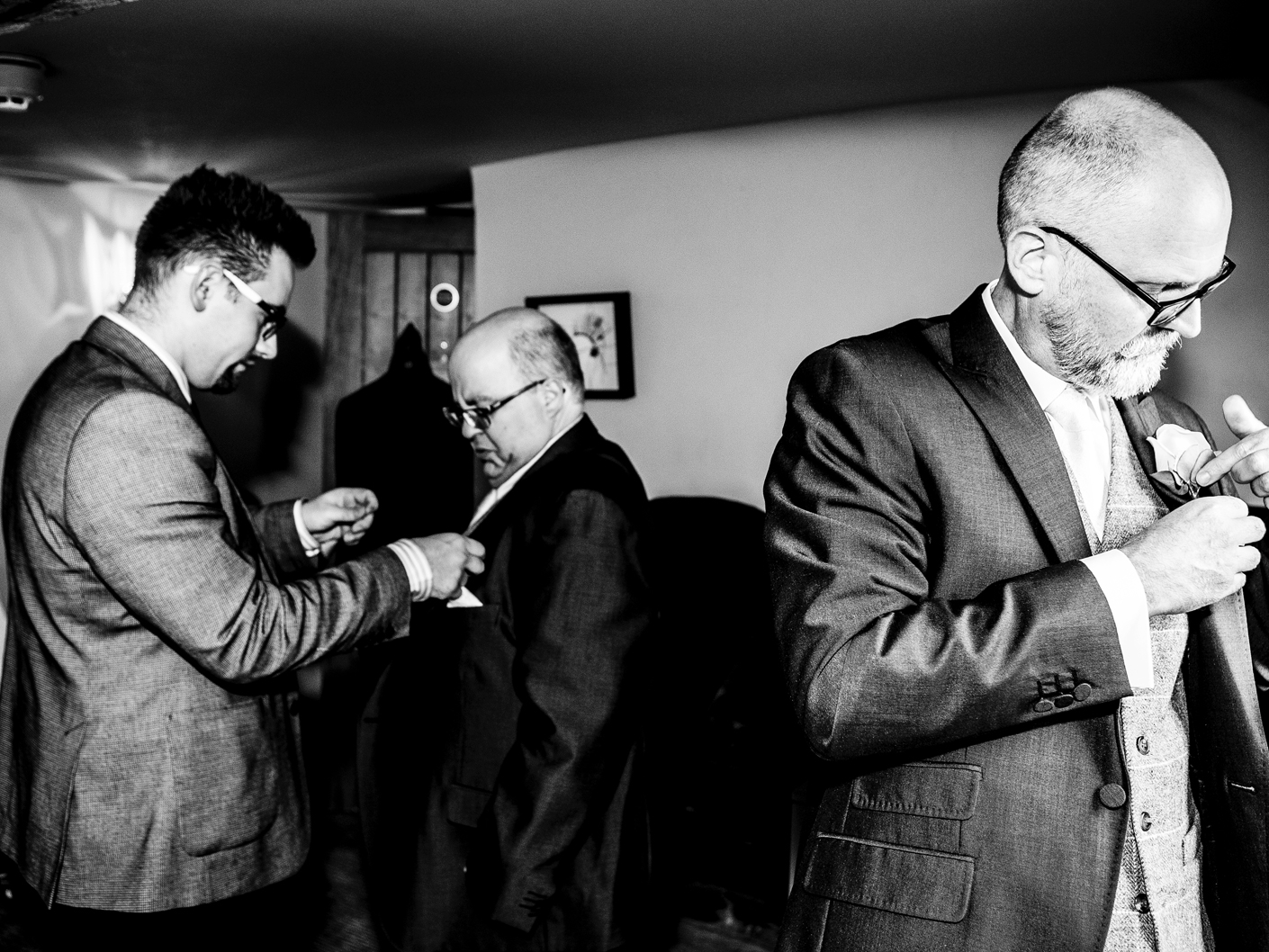 photography-of-the-groom-getting-ready-for-the-wedding-ceremony-in-cheshire