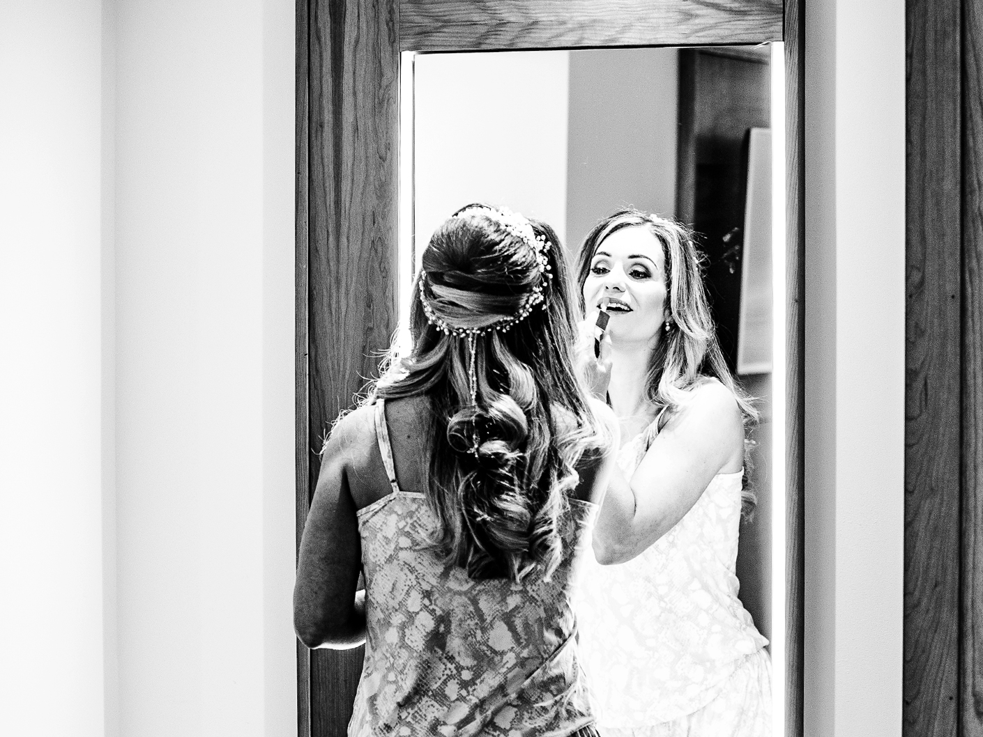 the bride-getting-ready-at-hope-street-hotel-liverpool
