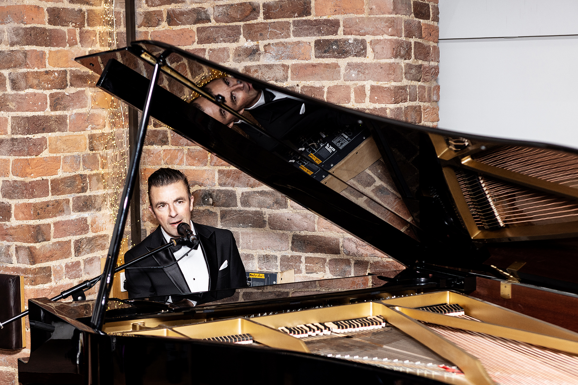 The pianist at the Liverpool wedding venue Hope Street Hotel 