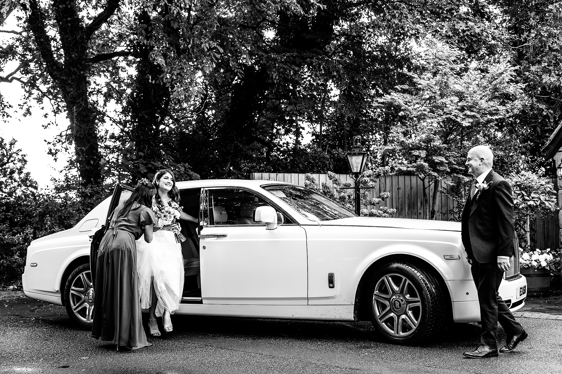 the bride arriving at the little fox in wirral